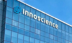 logo-on-building