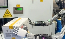 Logtech_Adam_robot